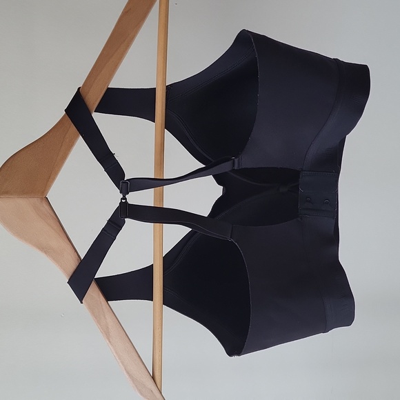 Lululemon Sports Top 2 - Picture 3 of 7